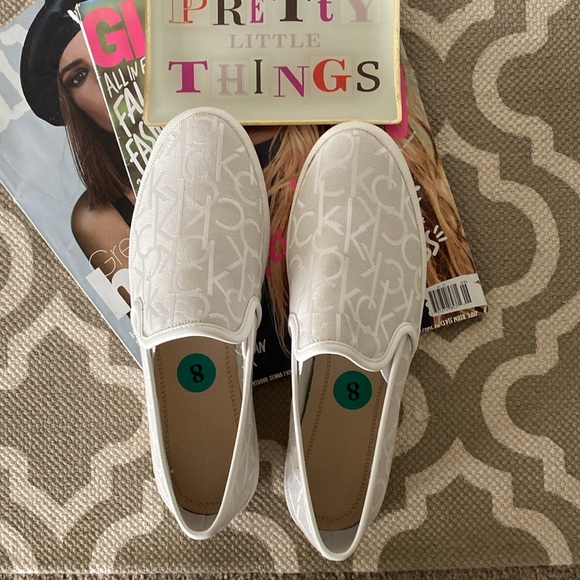 “Calvin Klein” Marren Fabric/Textured oyster/white slip on sneakers; size 8 - Picture 5 of 7